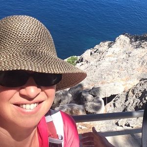 Meet your Posher, Anne